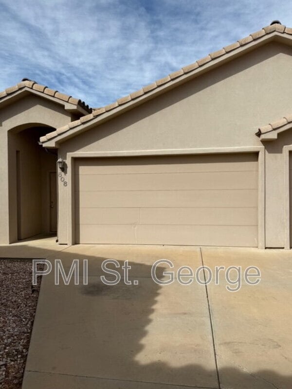 Building Photo - 508 N 2480 W