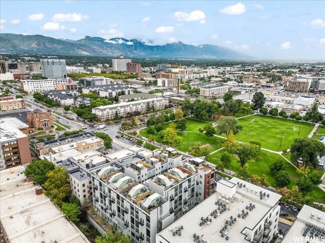 Photo - 360 W Broadway Apartment