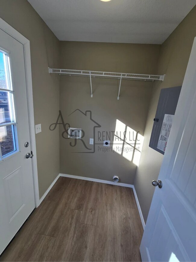 Foto del edificio - 213 W Forest St