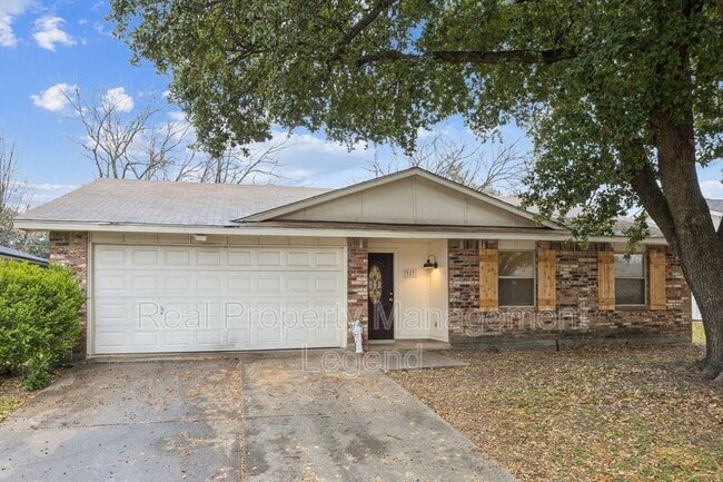 Photo - 317 E Grenoble Dr House