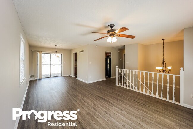 Foto del edificio - 585 Country Ln Dr