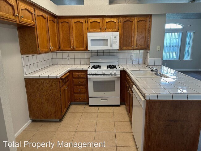 Building Photo - 3 br, 2.5 bath House - 705 S. Latimer St.