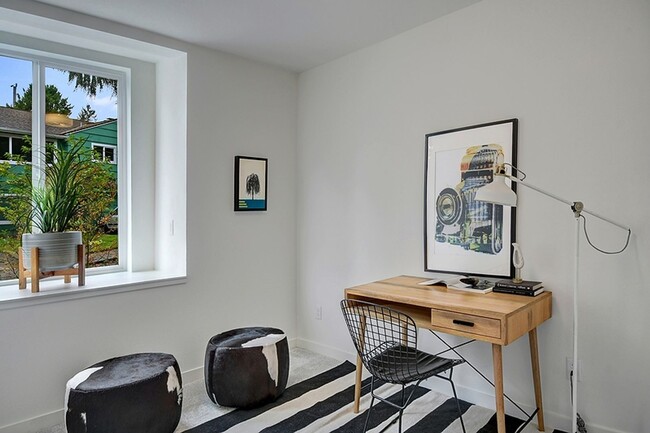 Photo - Queen Anne Townhome