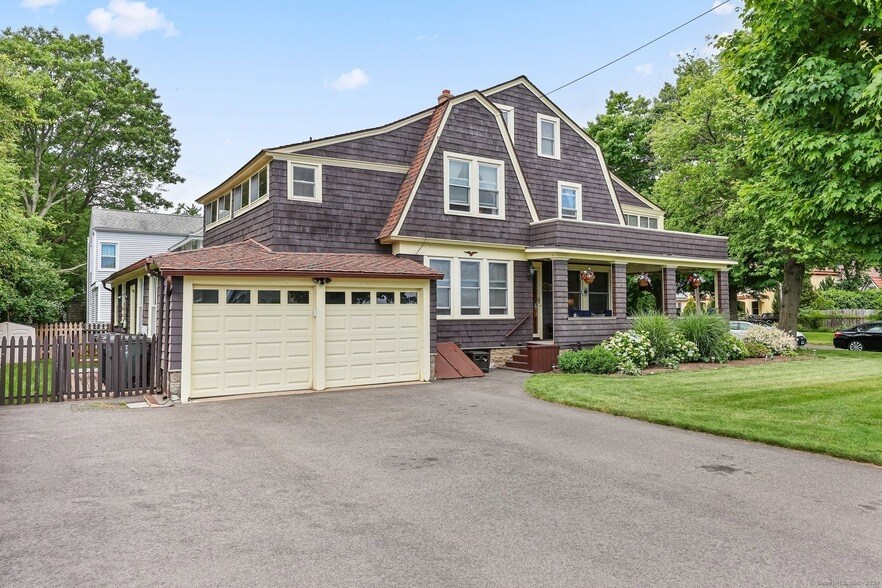 Primary Photo - 34 8th Avenue
