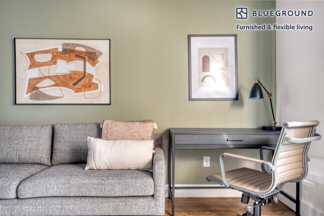 Foto del edificio - 1265 Lakeside Dr