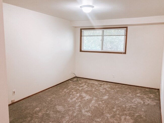 Building Photo - 5020-5020 Saratoga