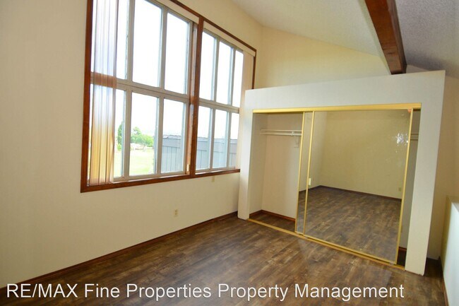 Building Photo - 1 br, 1 bath House - 2600 E Valley View Dr...
