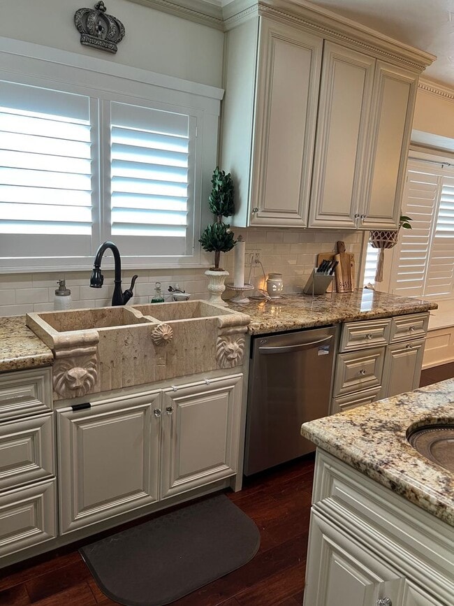 Foto del edificio - 1422 Court St