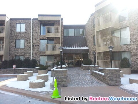 Building Photo - 9400 Old Cedar Ave S