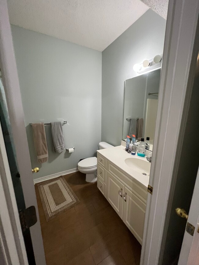 Master bath - 1501 Partin Dr N