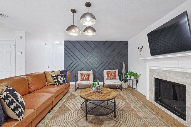 Foto del edificio - 6872 Greenleaf Dr