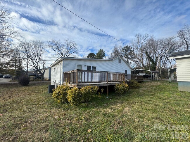 Building Photo - 2885 Fair Oaks Dr