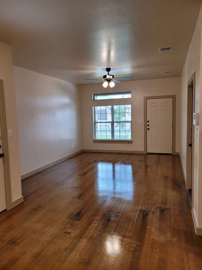 Foto del edificio - 1909-B Caspian Trail - Move in Ready!