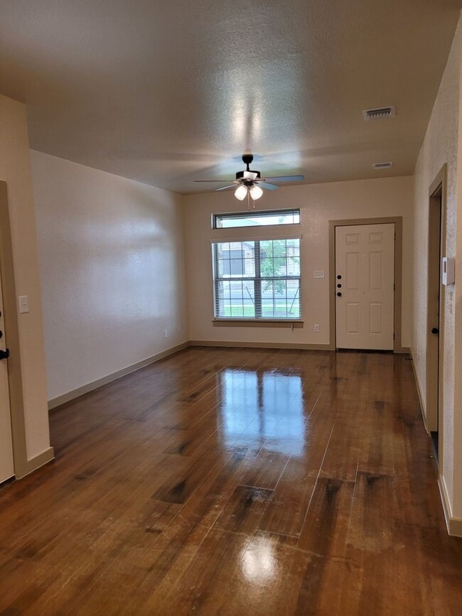 Foto del edificio - 1911 Caspian Trl