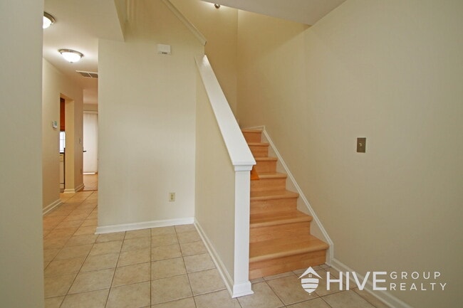Building Photo - Charming Townhome in Harrisonburg!