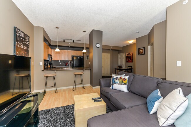 Photo du bâtiment - 4245-139 139 Ave NW