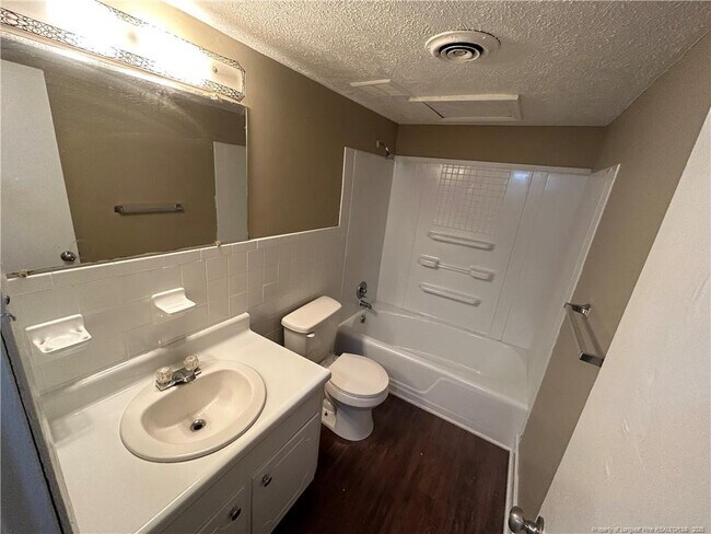 Foto del edificio - 3210 Tallywood Dr