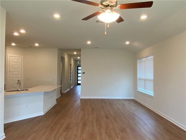 Building Photo - 305 Peace Pipe Way