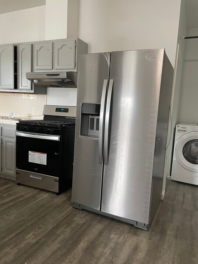 Foto del edificio - 1635 E Washington Blvd