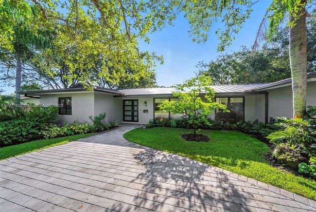 Foto del edificio - 15121 SW 69th Ct