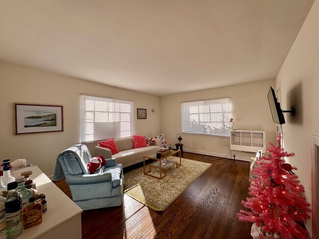 Foto del edificio - Renovated 2BDR Apartment at great location!