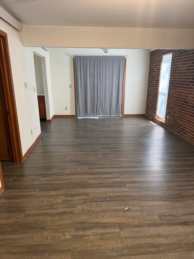 Foto del edificio - 318 E Forest St