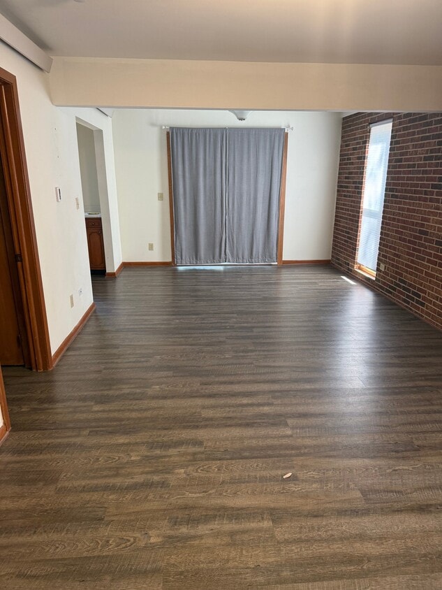 Building Photo - 318 E Forest St