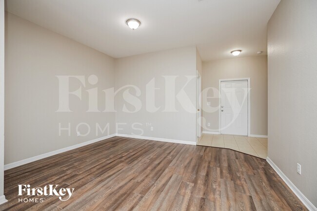 Foto del edificio - 551 Windermere Dr