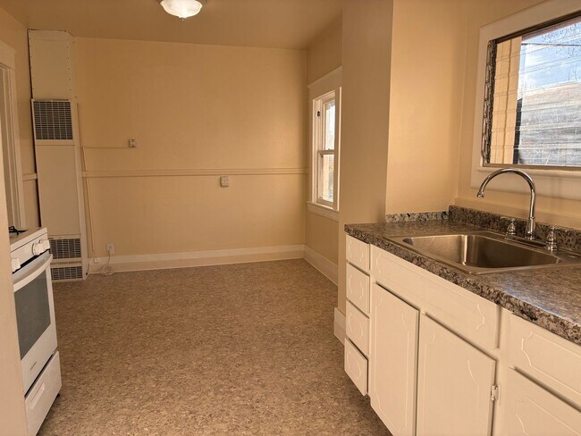 Foto del edificio - Winter Move-In Special!! Inner SE ::: RARE Opening, Vintage 1bd Near Belmont & Hawthorne!