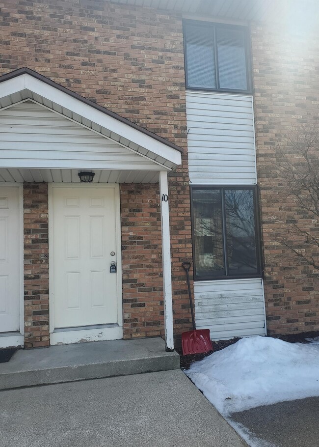 Building Photo - 305 Riley St