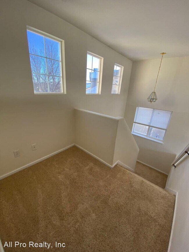 Building Photo - 3 br, 2 bath House - 15278 E Cedar Pl