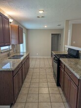 Building Photo - 1305 Serpentine Dr