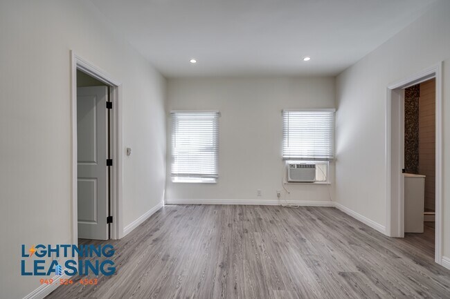 Foto del edificio - 402 N Coronado St