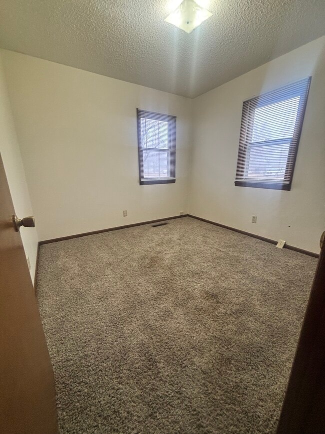 Foto del edificio - 316 E 2nd St