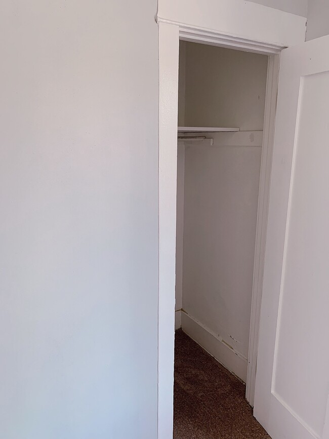 Closet 1 - 3125 Pasadena Ave