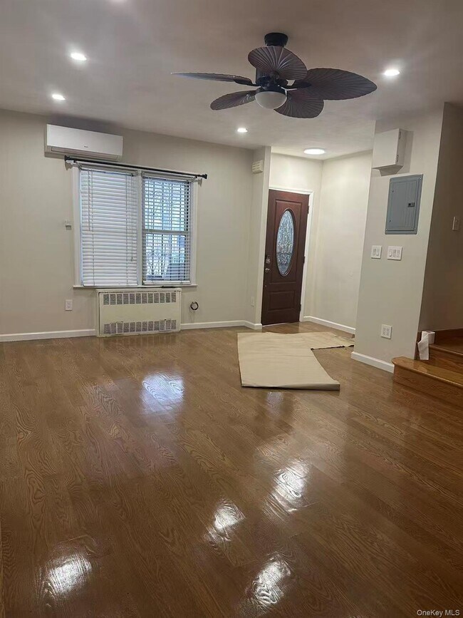 Foto del edificio - 83-09 57th Ave