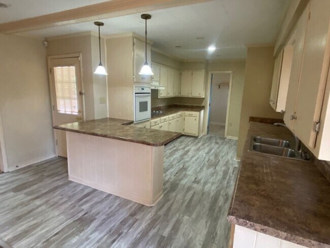 Foto del edificio - Renovated 3 Bedroom 2 Bath Home for Rent!