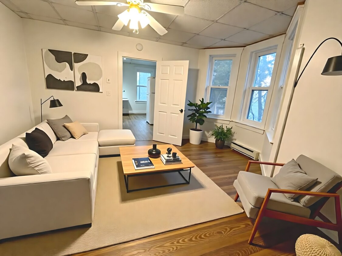 Foto principal - 218 S Market St