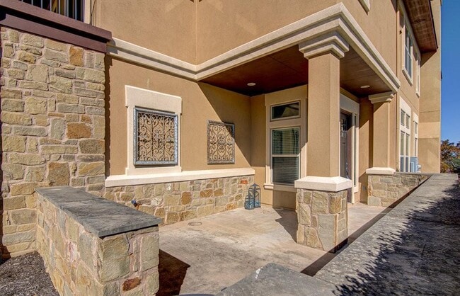 Building Photo - 133 ANTONIO Way