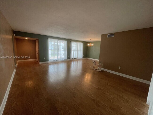 Building Photo - 9301 SW 54th St