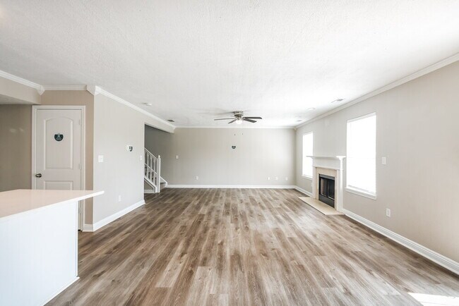 Building Photo - 15397 Dry Creek Rd