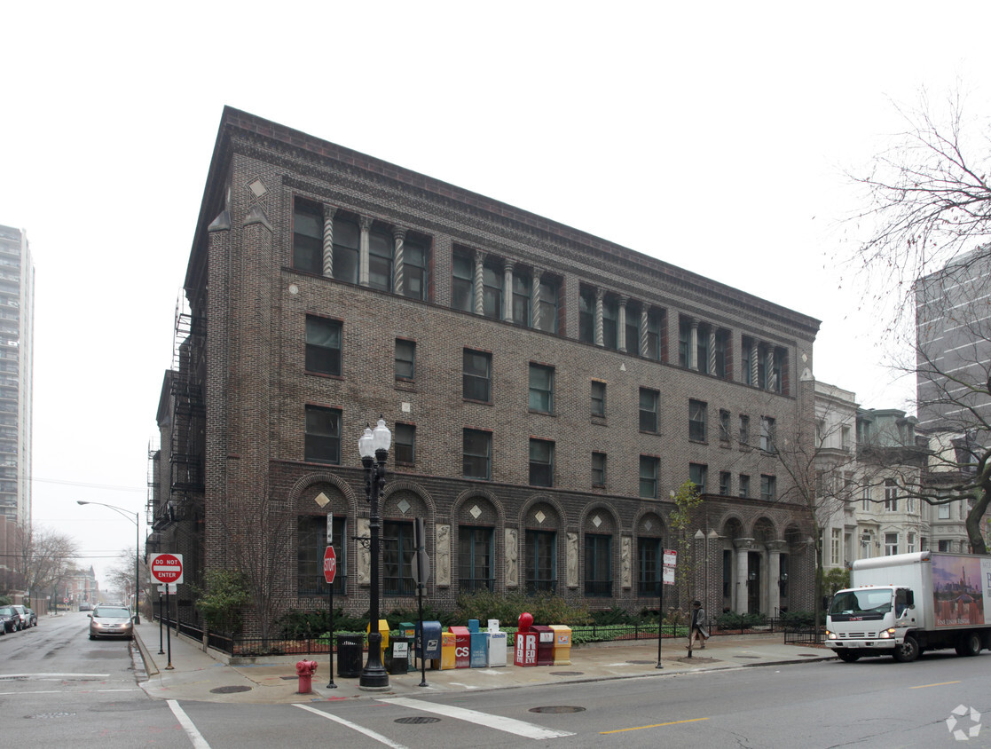 Building - The Three Arts Club of Chicago