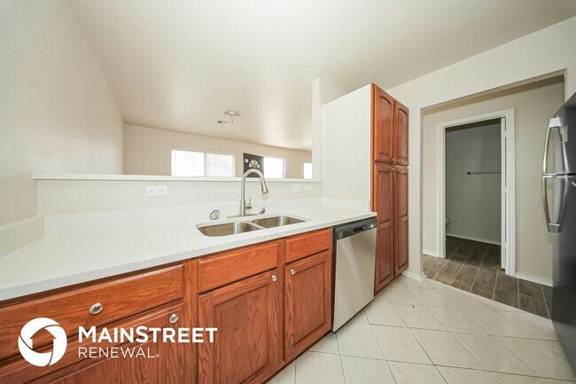 Foto del edificio - 8709 Cedar Ridge Dr