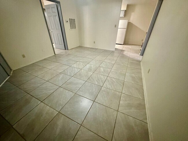 Foto del edificio - 220 Marigny Cir