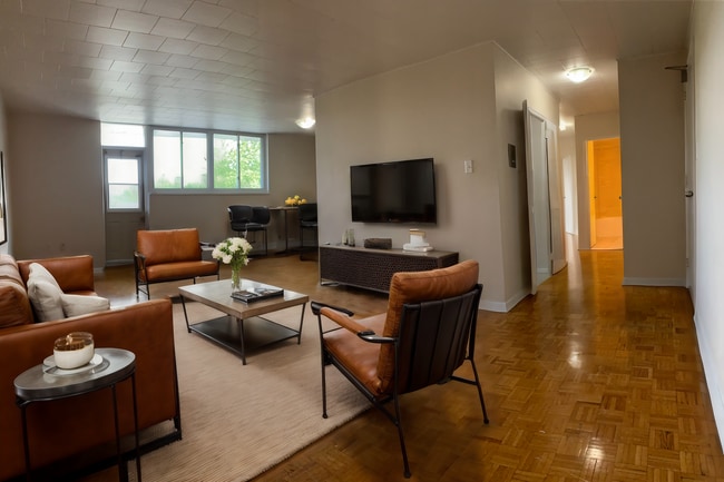 Photo du bâtiment - The Summit Apartments