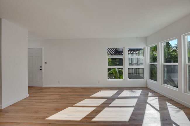 Building Photo - 2005 21st St