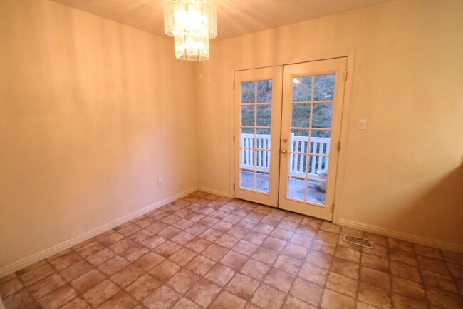 Foto del edificio - Cat Friendly 3 bedroom Townhome in Provo