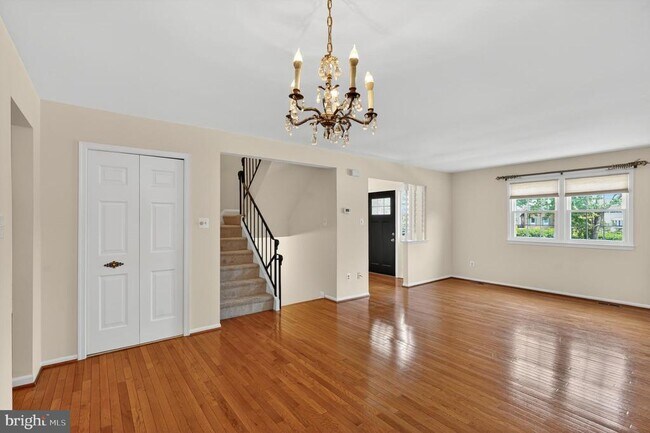 Foto del edificio - 7481 Jayhawk St