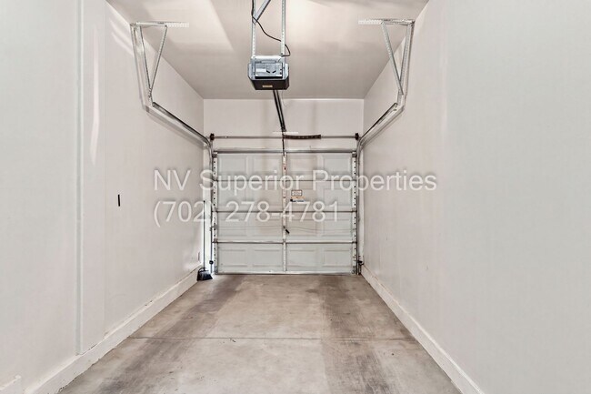 Foto del edificio - 8628 Tomnitz Ave