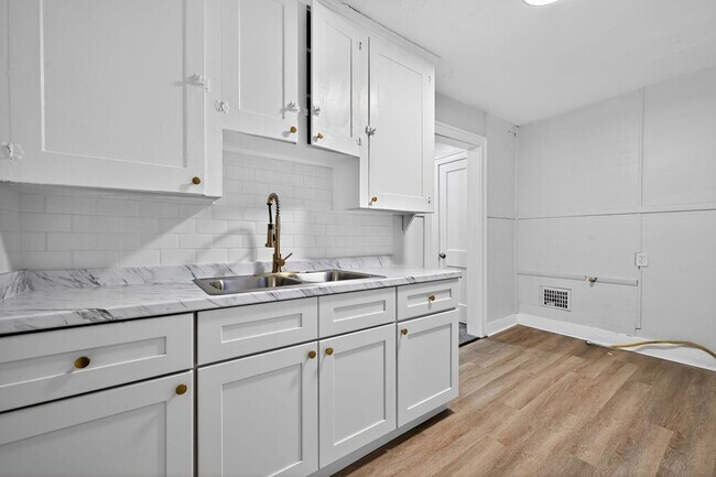 Foto del edificio - 16189 San Juan Dr